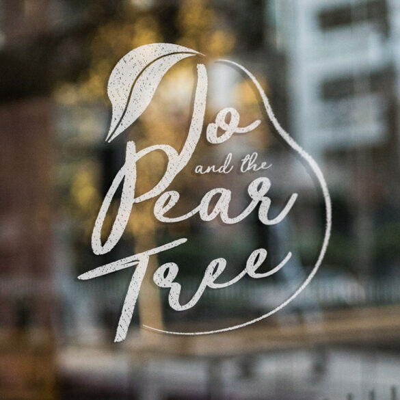 aplicação de logo em montra - Jo and the pear tree